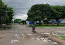 Motociclista morre após carro avançar sinal de Pare em cruzamento no bairro Novos Estados