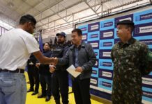 Junta do Serviço Militar realiza cerimônia de juramento à Bandeira e dispensa 400 jovens