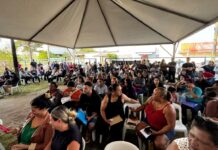 Fila dobra o quarteirão para trabalhar na Prefeitura, enquanto setores fecham por falta de gente