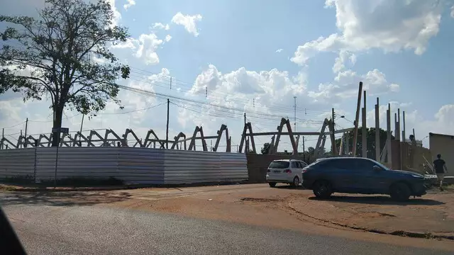 URGENTE: estrutura de obra desmorona no bairro Aero Rancho e mata dois operários