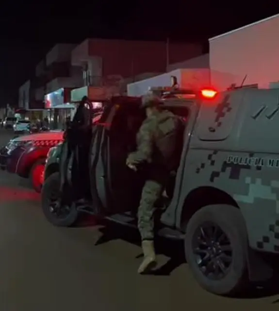 Dupla chega de carro e mata homem a tiros em conveniência de Sidrolândia Dupla chega de carro e mata homem a tiros em conveniência de Sidrolândia