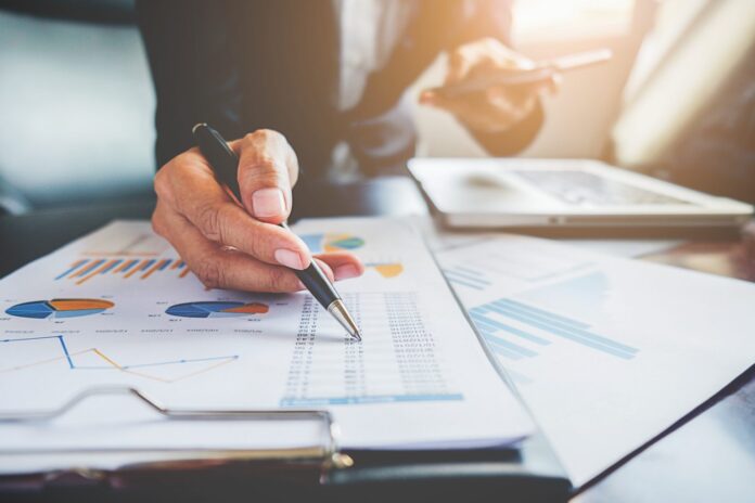 paper-job-office-teamwork-business-analyst-1536x1024
