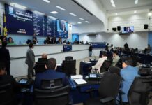 Vereadores convocam secretário para esclarecimentos sobre tapa-buraco