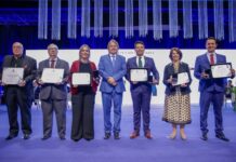 Caravina homenageia seis personalidades com título de cidadão e comenda na Assembleia