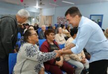 Prefeitura e Uems entregam diplomas de primeiros socorros a pessoas idosas em Dourados