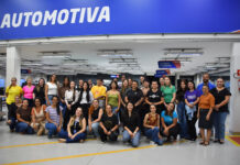 Mulheres assumem o volante da qualificação e lotam curso de mecânica do Senai