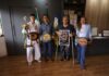 Prefeito recebe campeão de karatê e organizadores de estadual de basquete