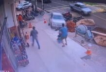 Vídeo: motorista bêbado invade calçada e atropela pai e filho de 1 ano em Costa Rica