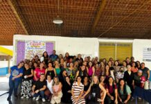 Escola municipal homenageia moradores e professoras em aniversário de 28 anos