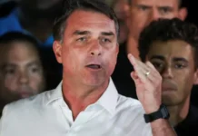 Aliado de Trump diz que Flávio Bolsonaro chegou aos EUA
