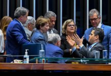 Oposição prepara mudanças na PEC que acaba com escala 6×1 no Senado