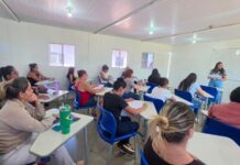 Curso gratuito de manicure e pedicure começa com 80 inscritas em Ribas do Rio Pardo