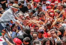 Brasil não será governado por sócios do Banco Master, diz Lula em ato