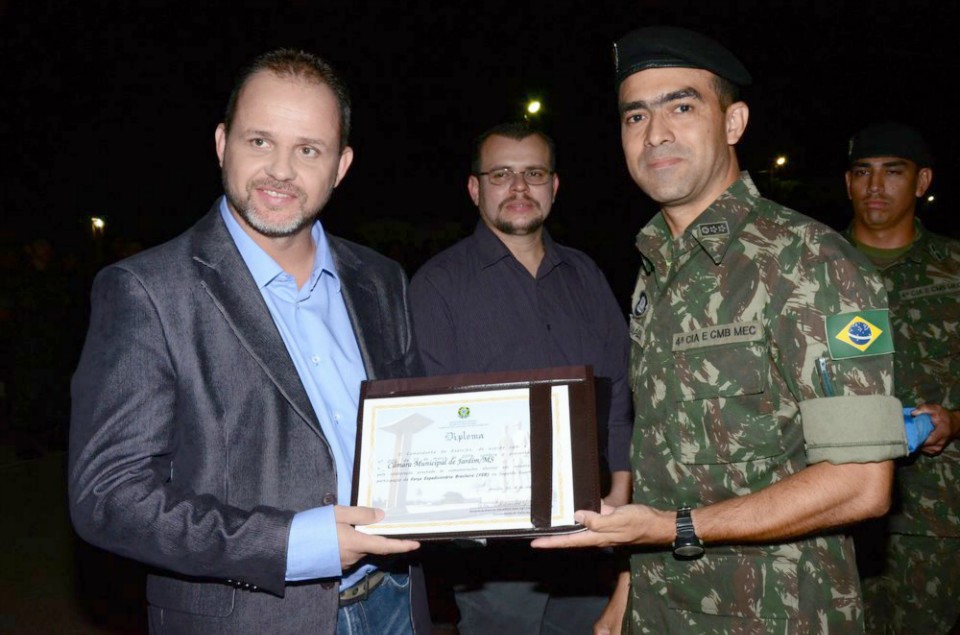 Exército de Jardim realiza evento para homenagear ex-combatentes no Dia da Vitória