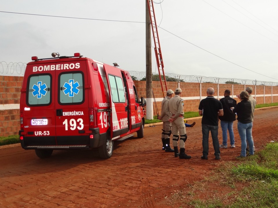 Homem morre eletrocutado ao receber descarga elétrica de cerca de 13 mil volts