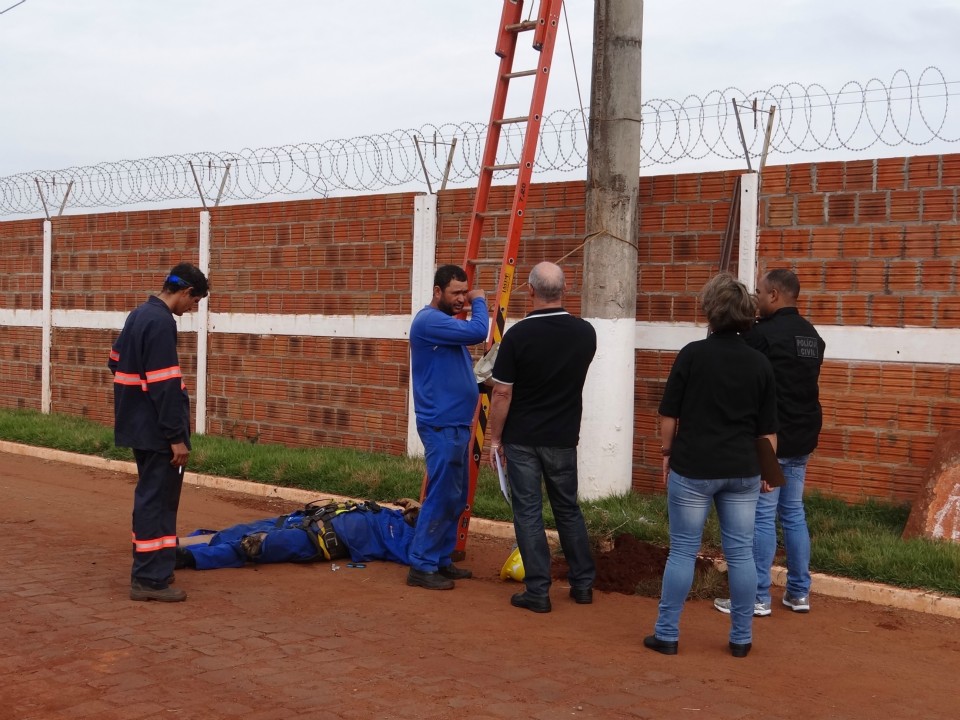 Homem morre eletrocutado ao receber descarga elétrica de cerca de 13 mil volts