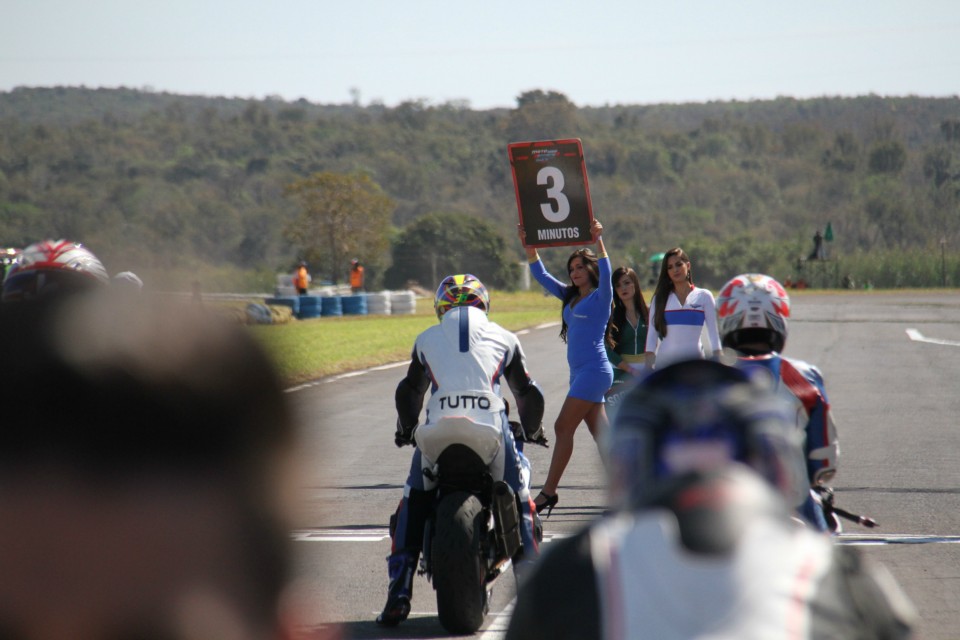 Moto GP 1000 reúne mais de 10 mil no Autódromo Internacional de Campo Grande