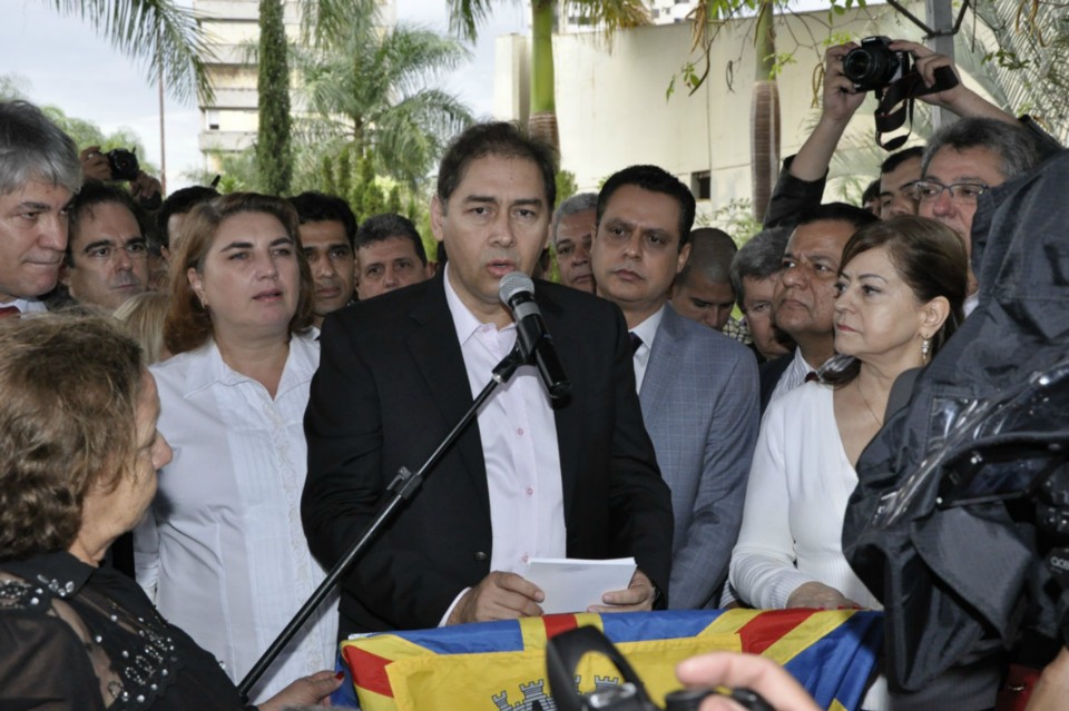 Prefeito Alcides Bernal reassume a Prefeitura da Capital