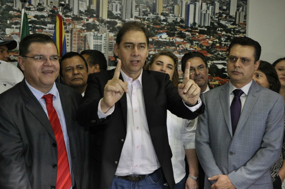 Prefeito Alcides Bernal reassume a Prefeitura da Capital