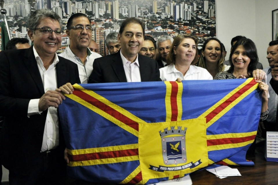 Prefeito Alcides Bernal reassume a Prefeitura da Capital