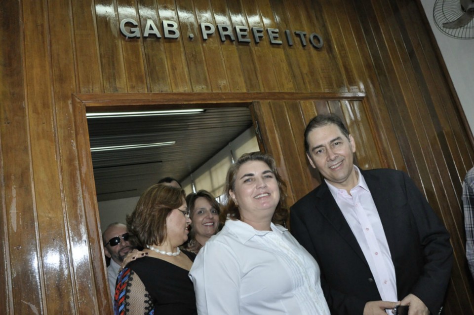 Prefeito Alcides Bernal reassume a Prefeitura da Capital