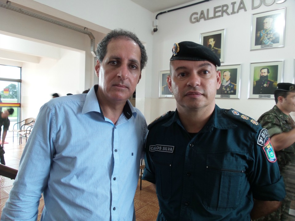 Troca de comando do 28º B Log em Dourados
