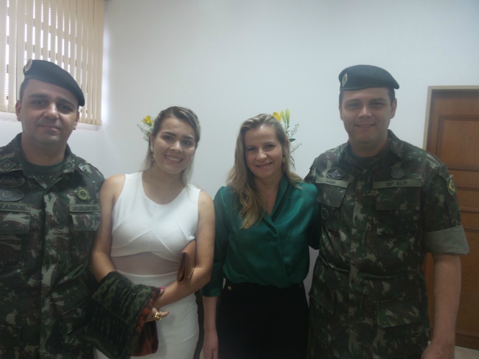 Troca de comando do 28º B Log em Dourados
