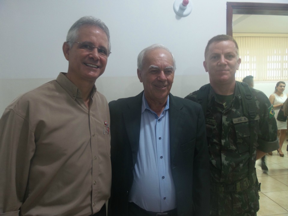 Troca de comando do 28º B Log em Dourados