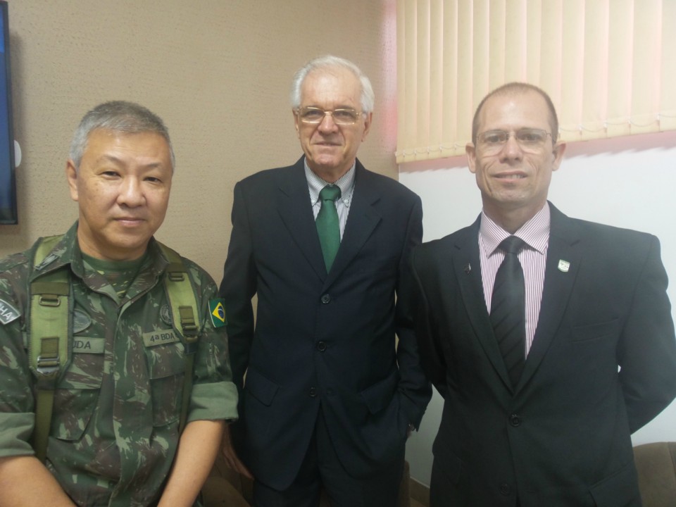 Troca de comando do 28º B Log em Dourados