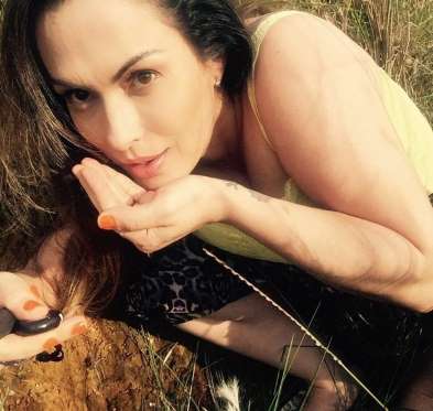 Núbia Óliiver decide morar no campo depois de morte do namorado: “Para retomar minhas forças”