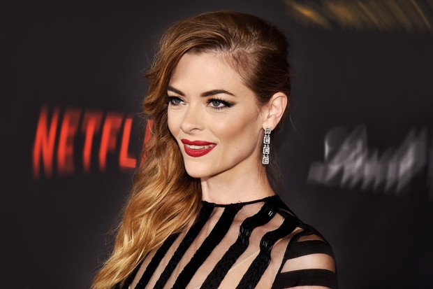 De ladinho: cabelo de um único lado é sucesso entre famosas no red carpet