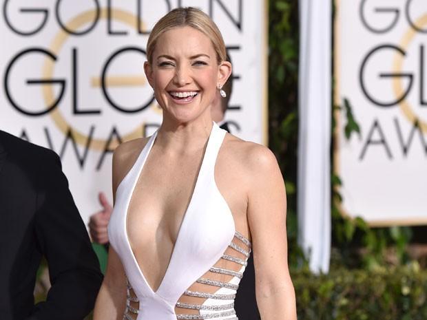 Quer arrasar na festa com o decote profundo? Confira nossas dicas