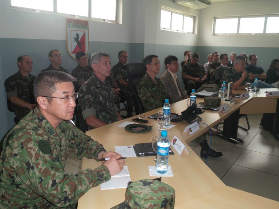 Japoneses conhecem modelo de segurança na fronteira do Brasil