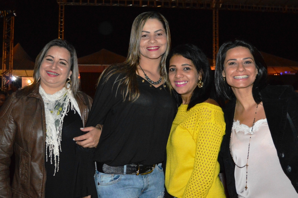 Veja quem marcou presença no show do Jads e Jadson Veja quem marcou presença no show do Jads e Jadson