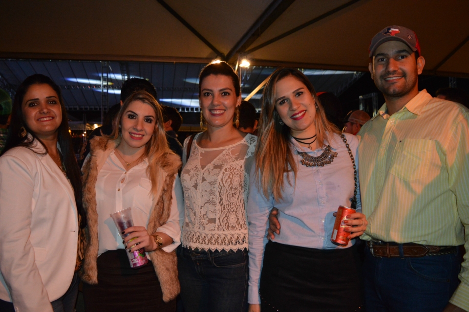 Veja quem marcou presença no show do Jads e Jadson Veja quem marcou presença no show do Jads e Jadson