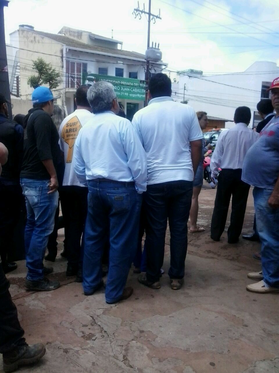 Bangue-bangue na região central de Pedro Juan deixa feridos Bangue-bangue na região central de Pedro Juan deixa feridos