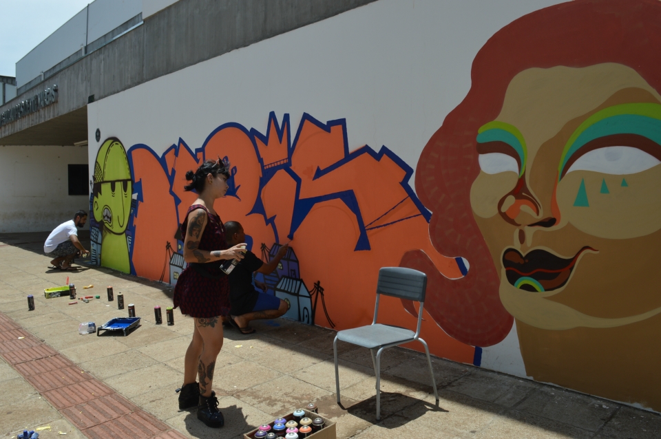 Projeto ajuda jovens a se expressarem através do grafite Projeto ajuda jovens a se expressarem através do grafite
