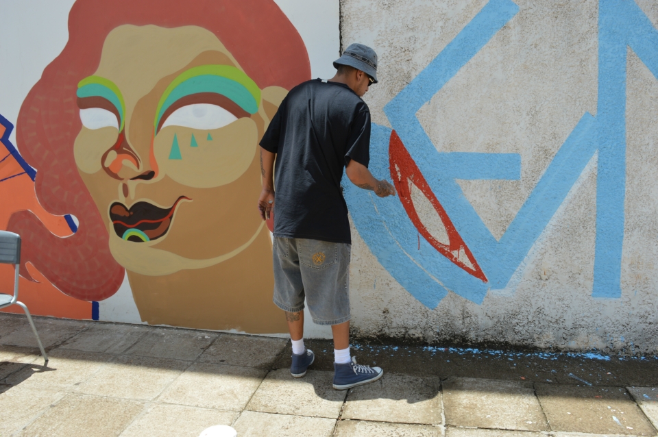 Projeto ajuda jovens a se expressarem através do grafite Projeto ajuda jovens a se expressarem através do grafite