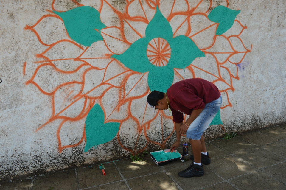 Projeto ajuda jovens a se expressarem através do grafite Projeto ajuda jovens a se expressarem através do grafite