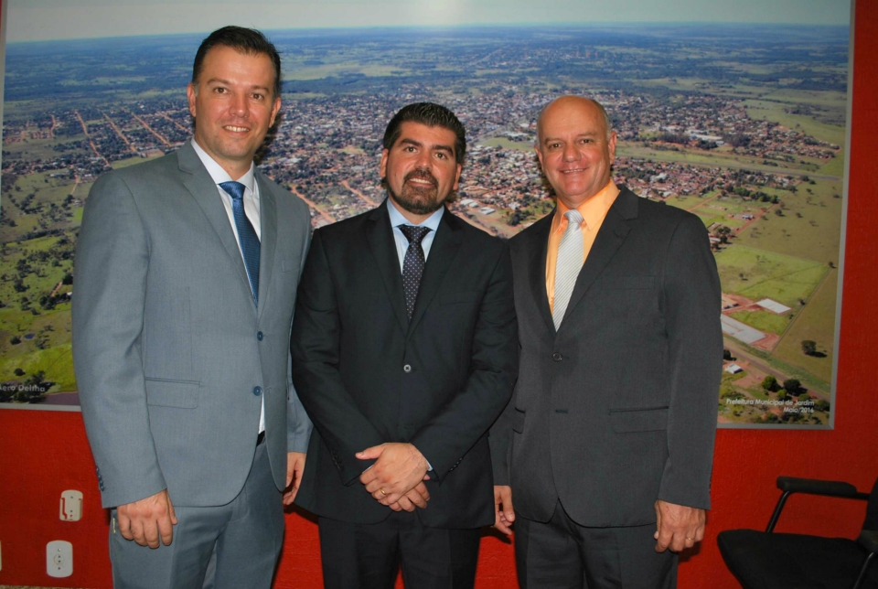 Fernandinho Ramos é eleito novo presidente da Câmara Municipal de Jardim Fernandinho Ramos é eleito novo presidente da Câmara Municipal de Jardim