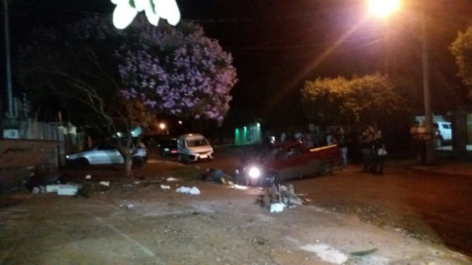 Troca de tiros entre PM e bandidos deixa dois mortos e um preso Troca de tiros entre PM e bandidos deixa dois mortos e um preso