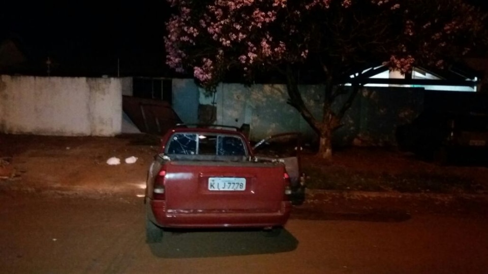 Troca de tiros entre PM e bandidos deixa dois mortos e um preso Troca de tiros entre PM e bandidos deixa dois mortos e um preso