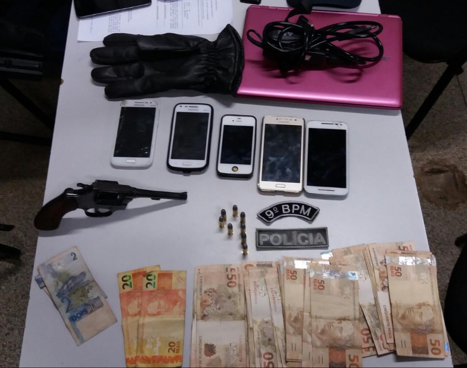 Quatro são presos por furto em casa de pai de policial