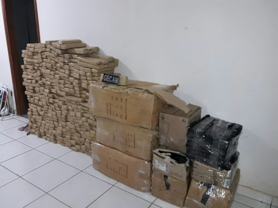 PM apreende 614 quilos de maconha em motel da Capital