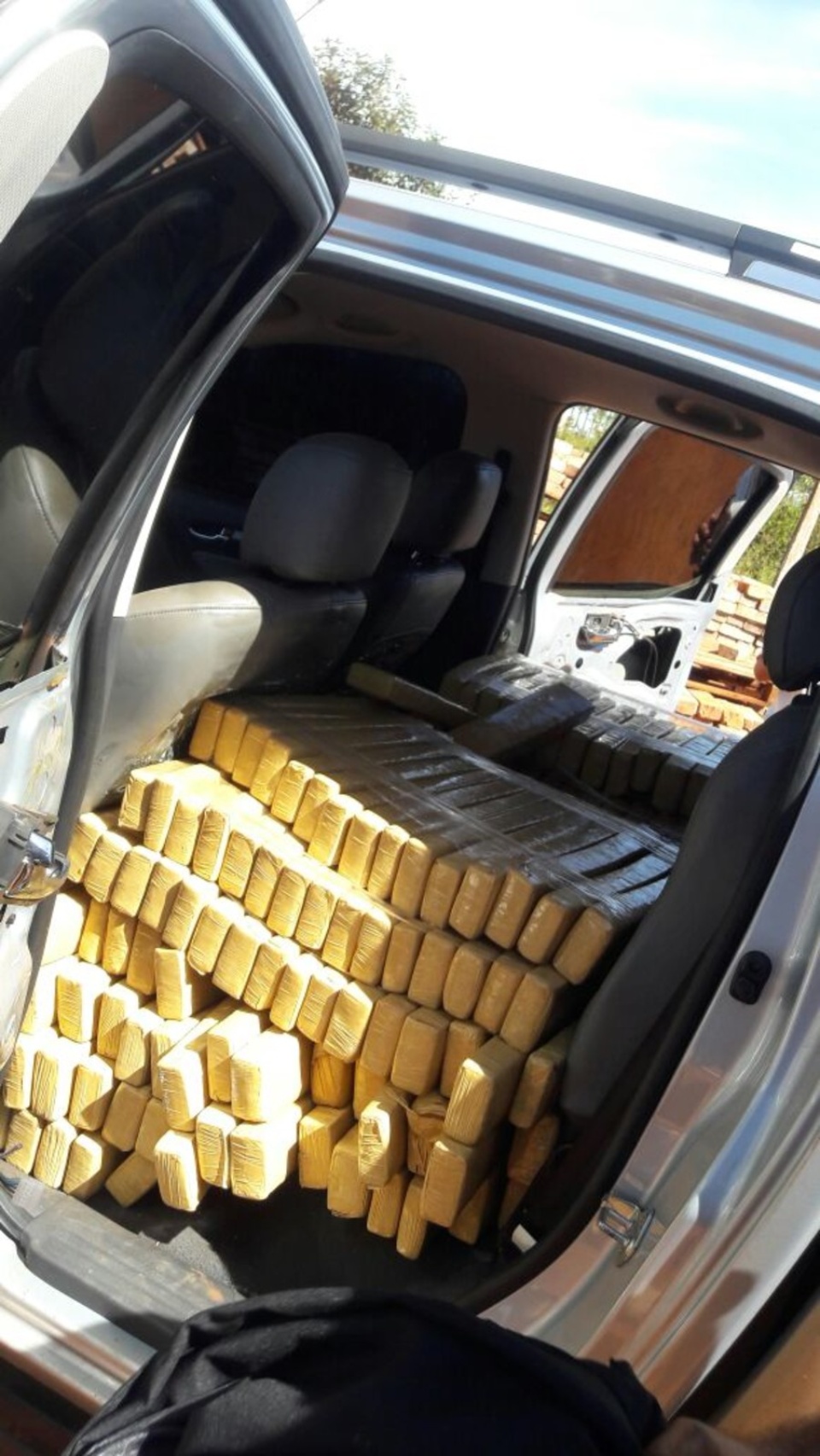 Caminhonete carregada com maconha é apreendida na MS-164