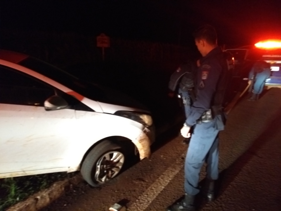 PM apreende quase uma tonelada de maconha em carro de passeio na BR-060