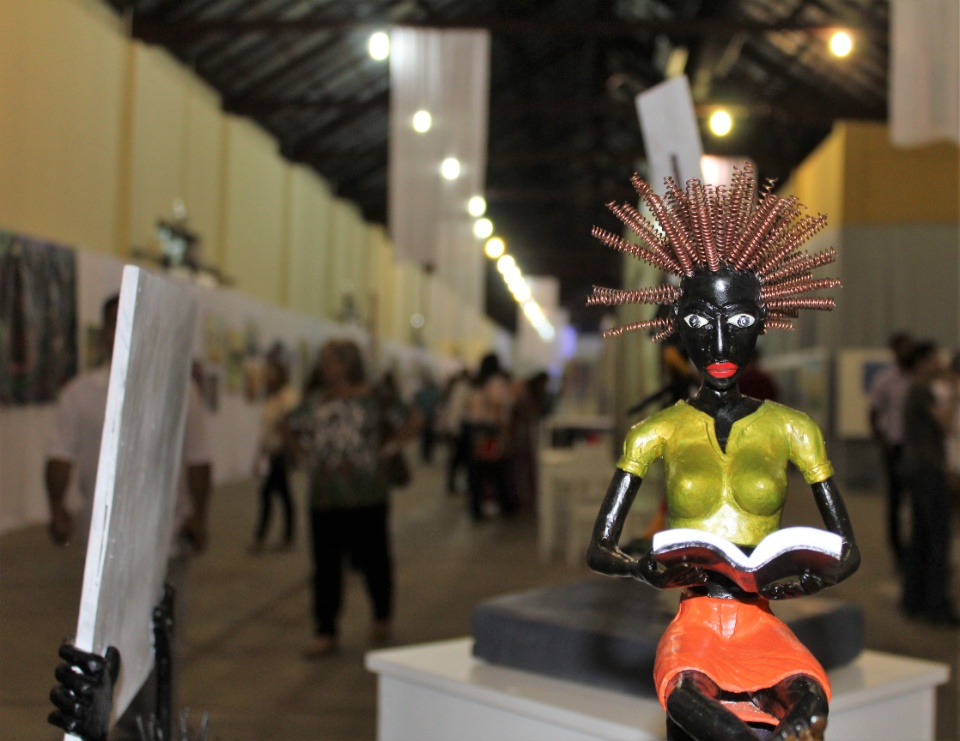 Em abertura, 750 pessoas se encantam com Festival das Artes Plásticas Em abertura, 750 pessoas se encantam com Festival das Artes Plásticas