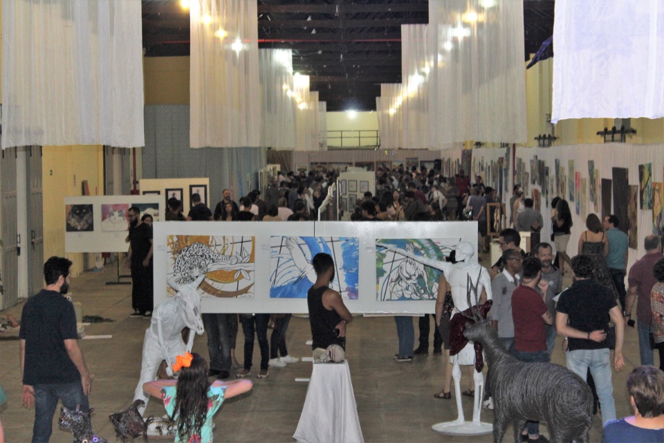 Em abertura, 750 pessoas se encantam com Festival das Artes Plásticas Em abertura, 750 pessoas se encantam com Festival das Artes Plásticas