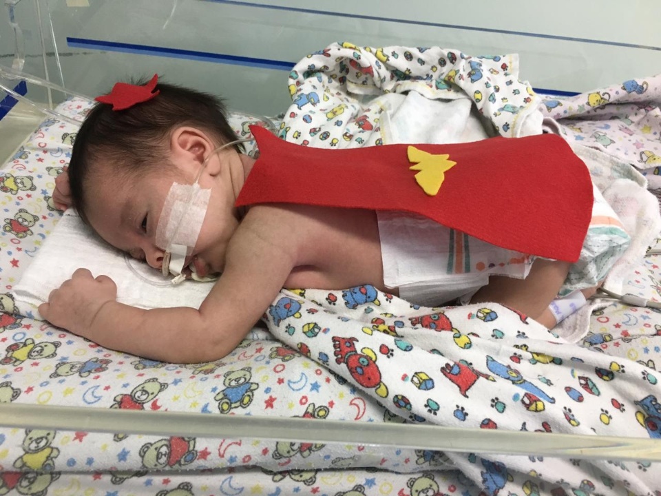 Prematuros viram super-heróis na Maternidade Cândido Mariano