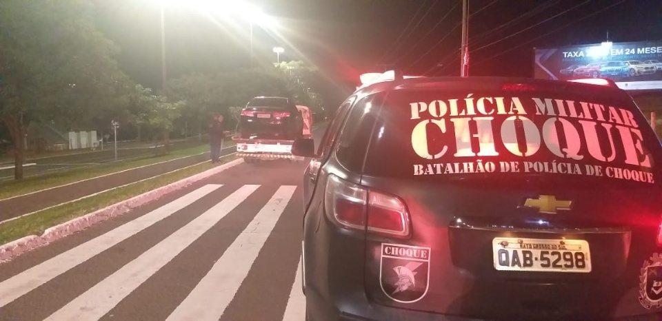 Bêbado, adolescente é detido ao tirar racha na Avenida Afonso Pena Bêbado, adolescente é detido ao tirar racha na Avenida Afonso Pena